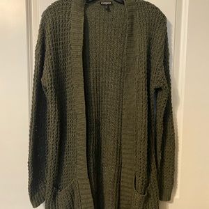 Cute olive cardigan!